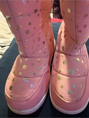 New Snow Boots girl size 1